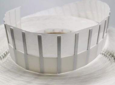 RL300M 長條型 適用於金屬材質 貼紙型 UHF RFID標籤