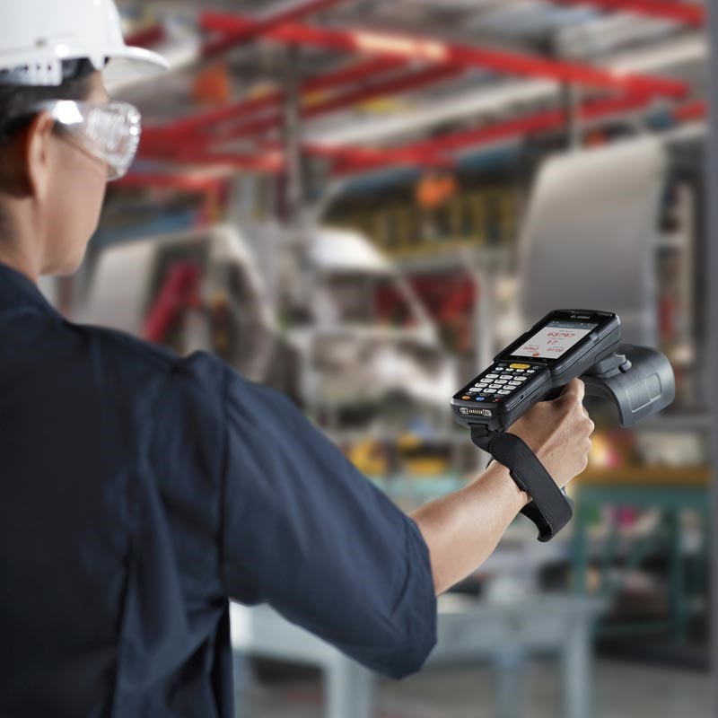 iMR3390 手持式 Android UHF RFID Reader 應用於 產現在製品追蹤