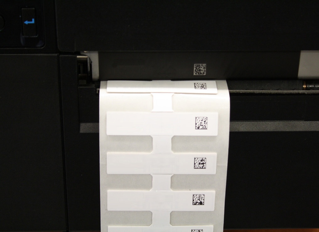RL160M 適用金屬材質 UHF RFID 貼紙型標籤