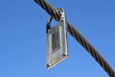 RS1000 UHF RFID 標籤 - 適合重工業在戶外惡劣環境使用